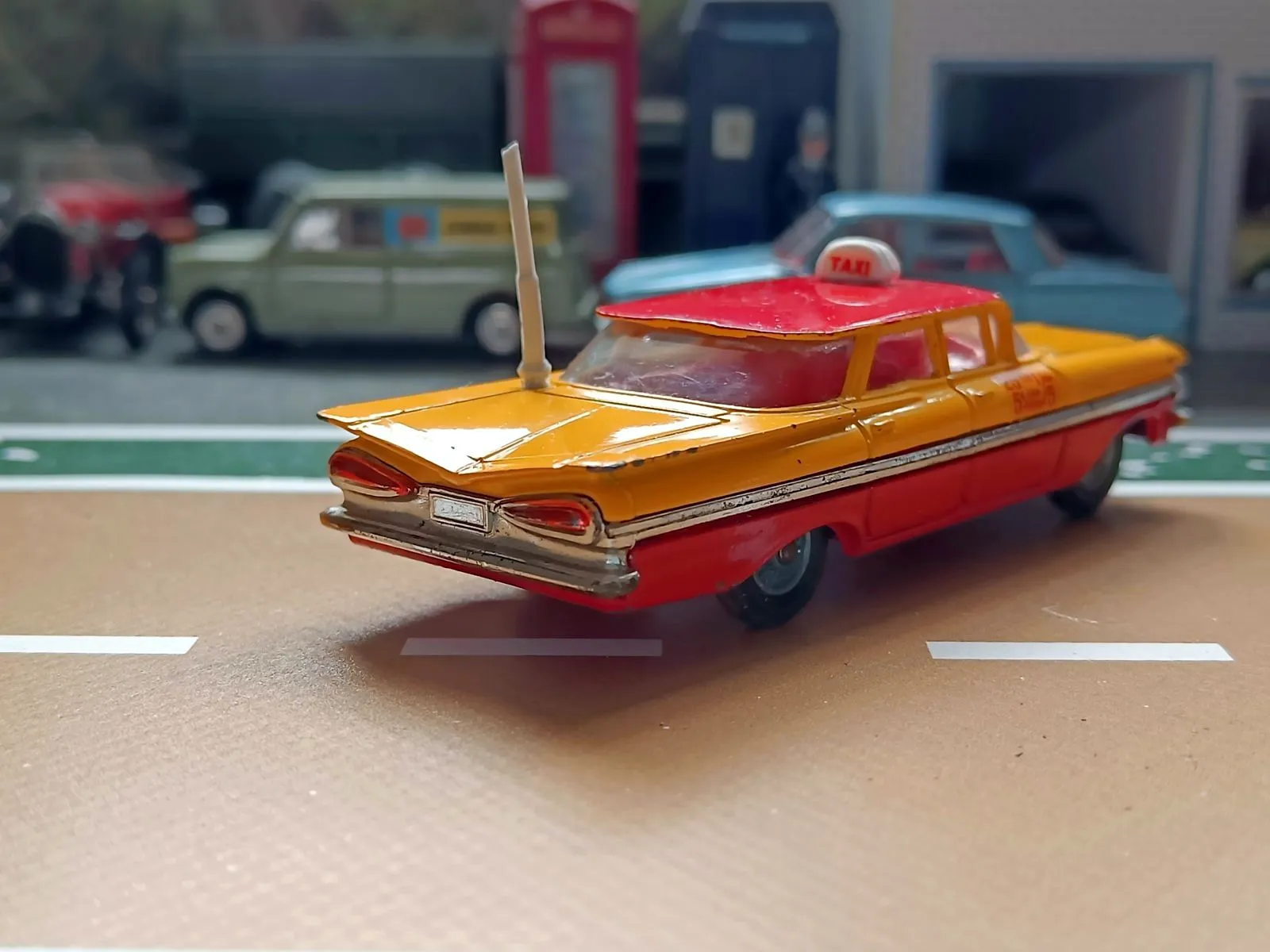480 Chevrolet Taxi *with cast wheels*