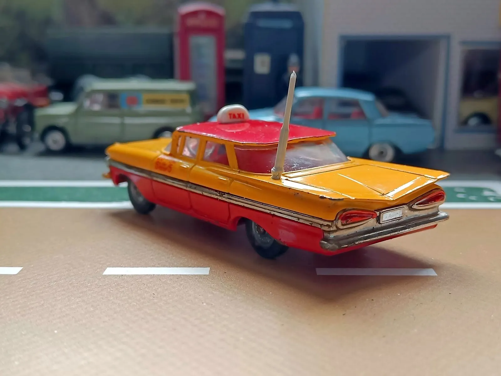 480 Chevrolet Taxi *with cast wheels*