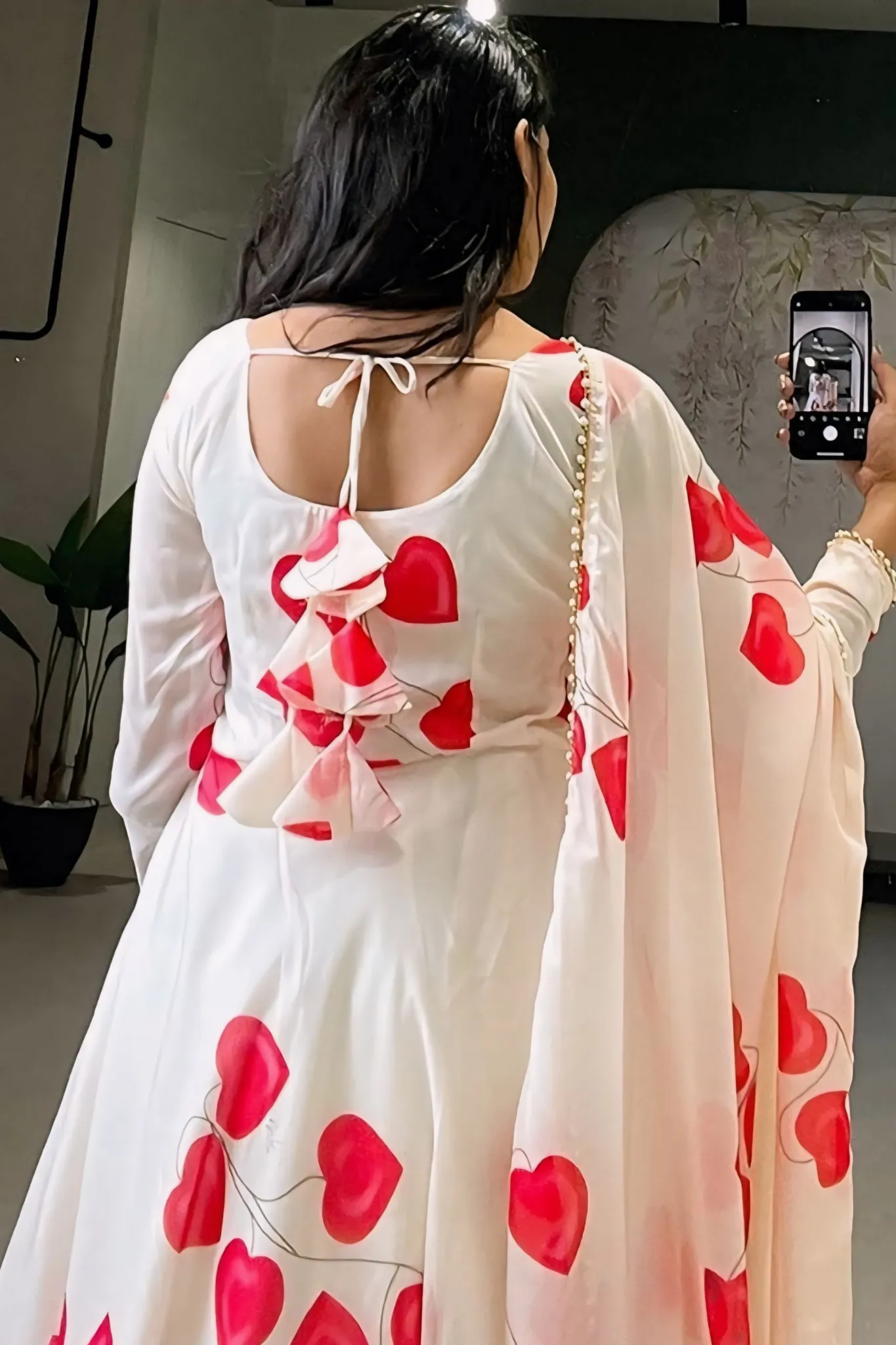 BEAUTIFUL RED HEARTS IN BLOOM GOWN