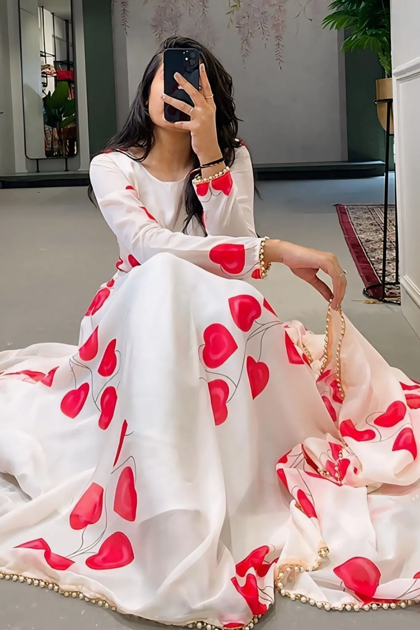 BEAUTIFUL RED HEARTS IN BLOOM GOWN