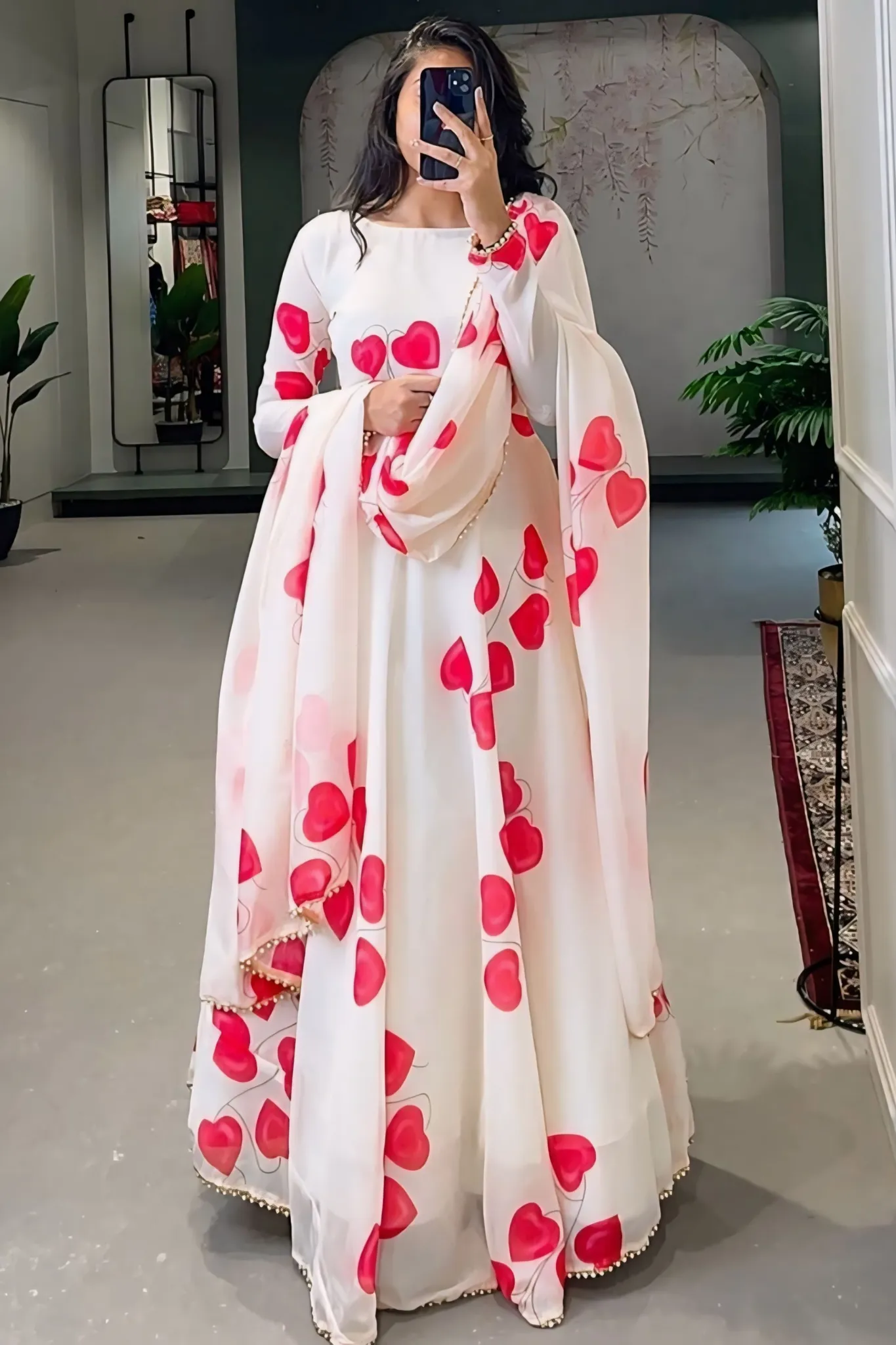 BEAUTIFUL RED HEARTS IN BLOOM GOWN