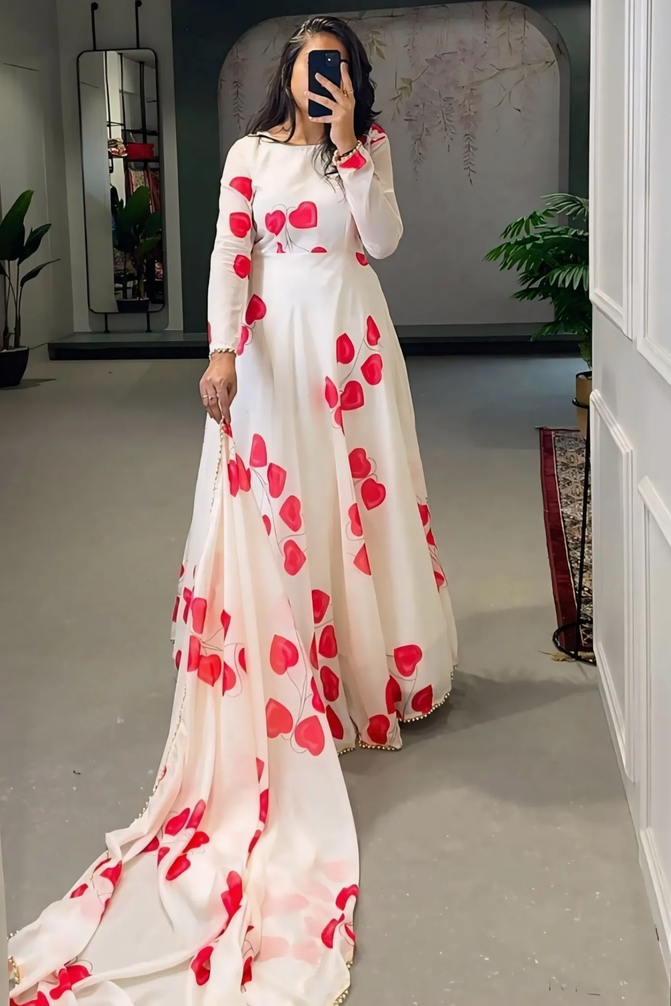 BEAUTIFUL RED HEARTS IN BLOOM GOWN