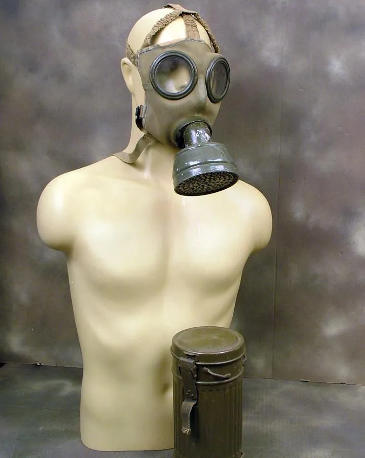German M.30 Pattern Gas Mask in Carry Can