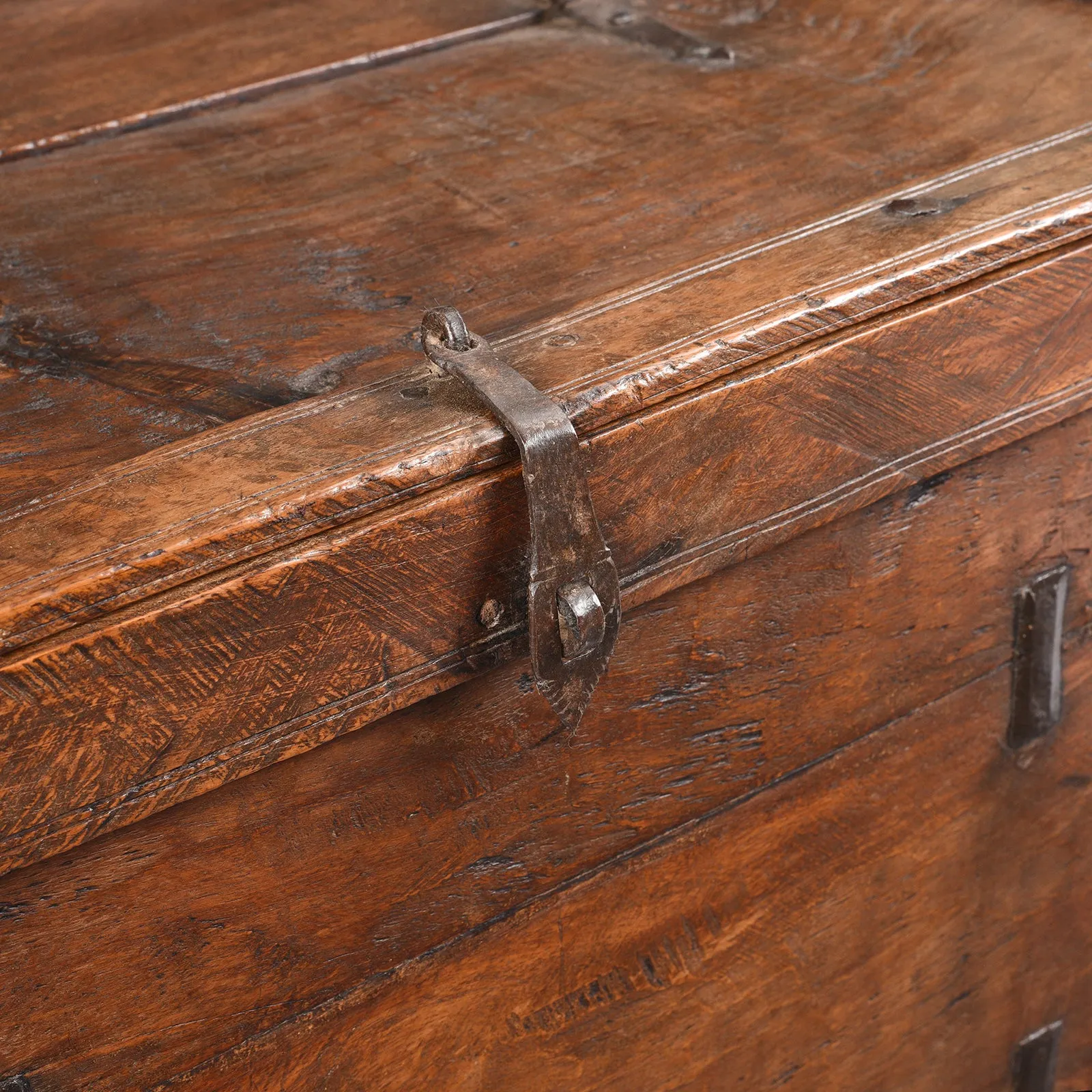 Roheda Wood Chest From Rajasthan - 19th Century